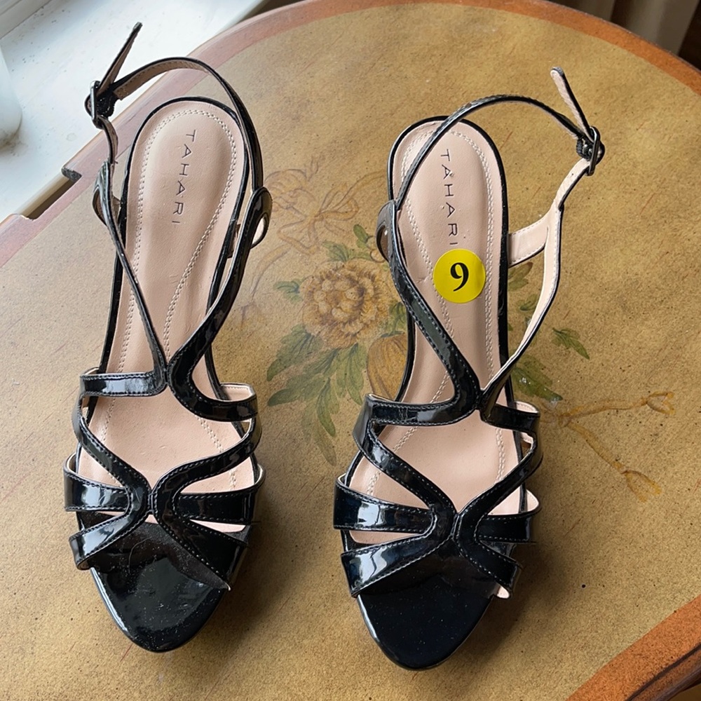 NWOT Tahari black shoes